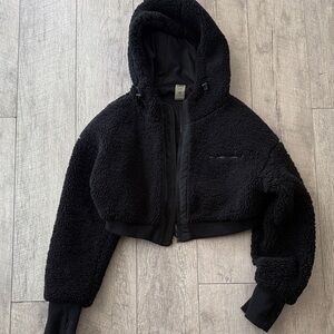 Black Fleece Cropped Hoodie